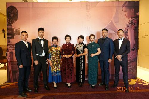 新澳门历史开奖记录查询表和从1400人裁到18人与从13人到9000人